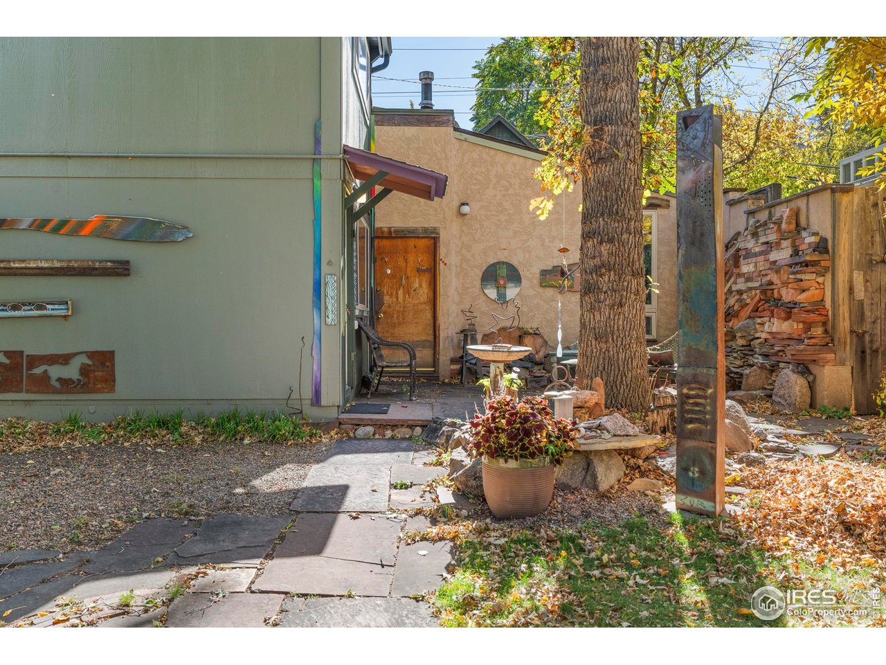 636 Marine St