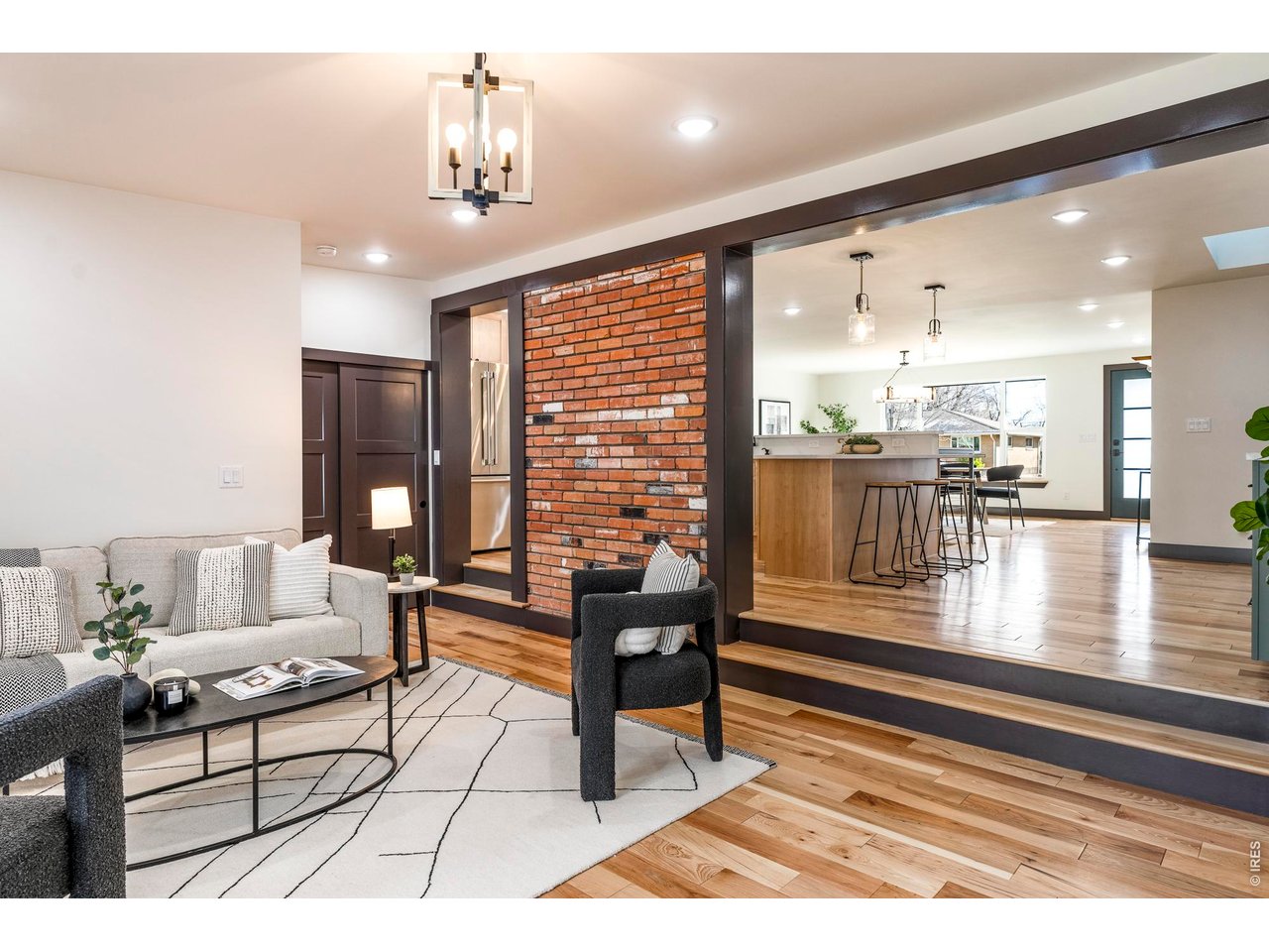 3125 Fremont St