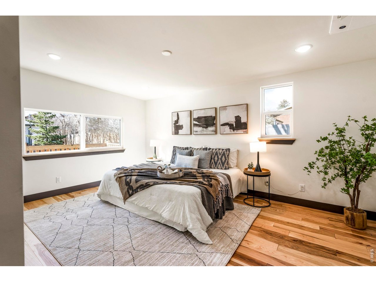 3125 Fremont St