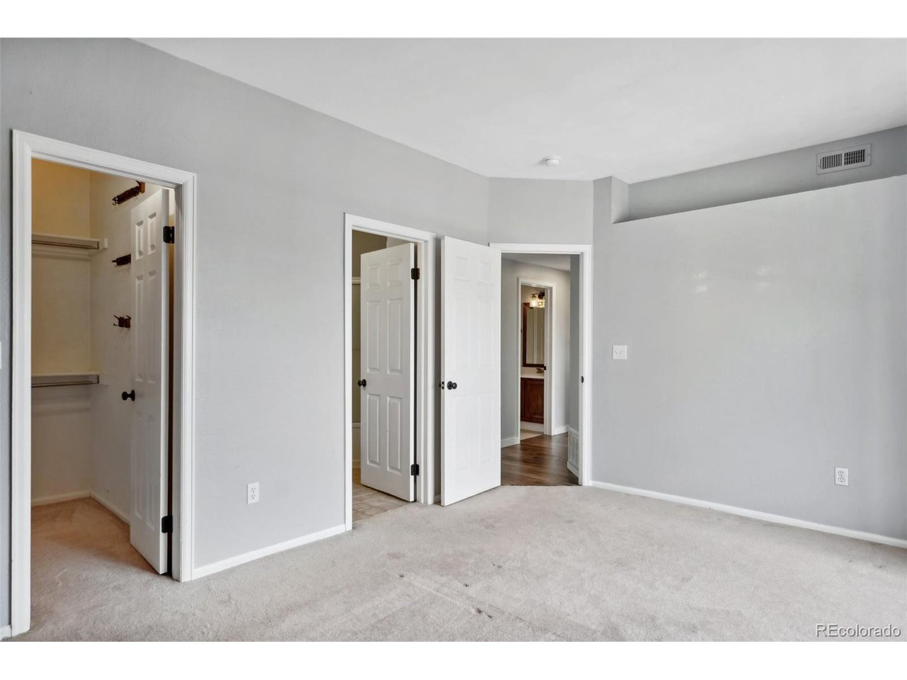 7470 Singing Hills Dr