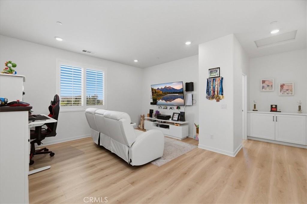 4208 Oak