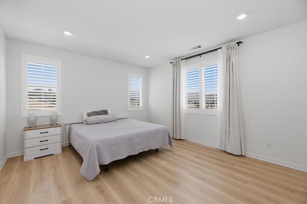 4208 Oak