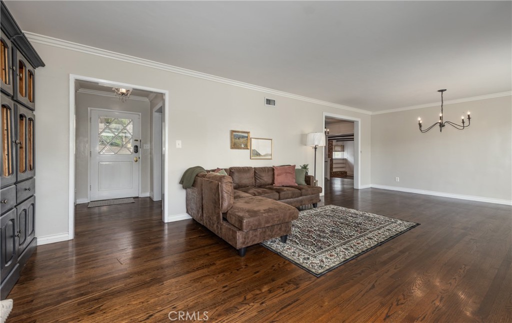 1427 Elizabeth Crest