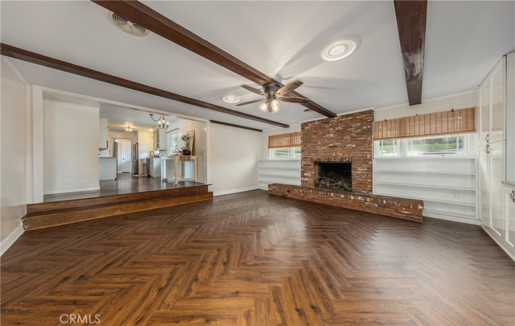 1427 Elizabeth Crest