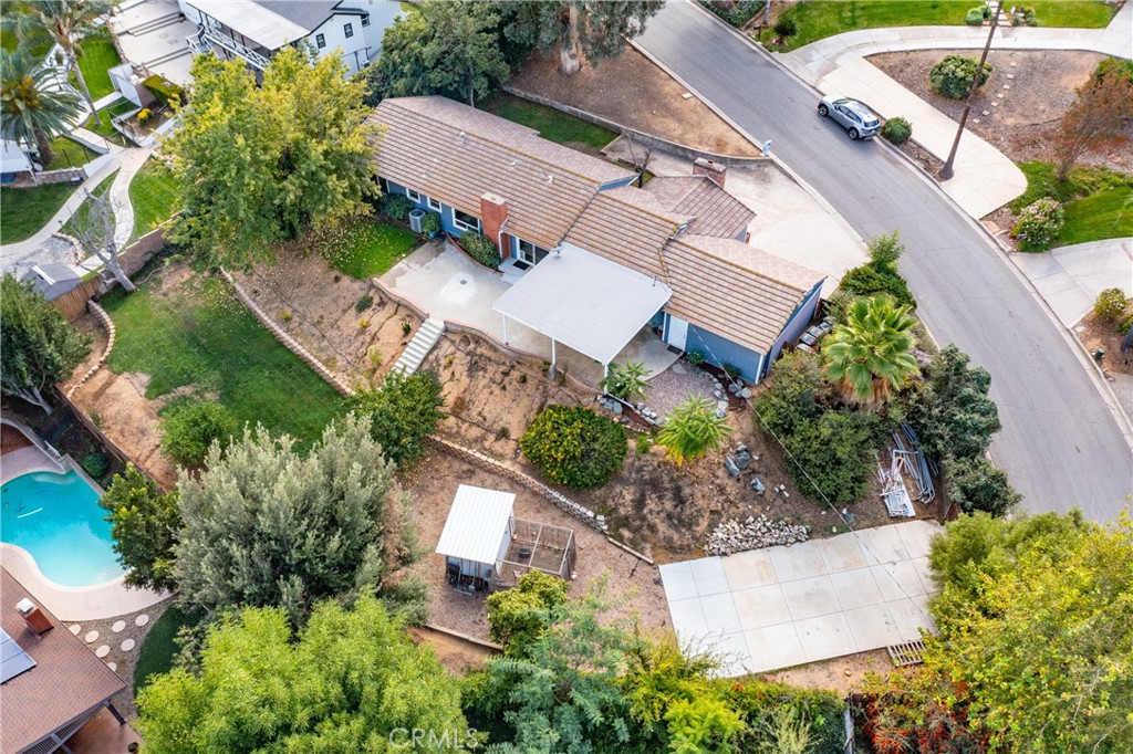 1427 Elizabeth Crest