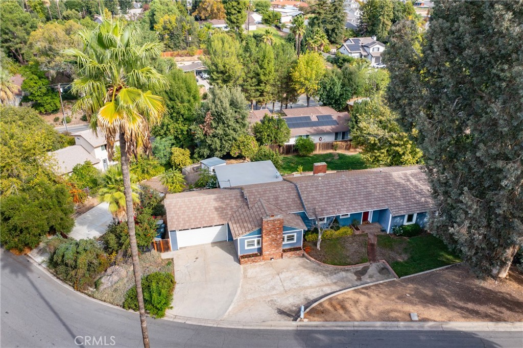 1427 Elizabeth Crest