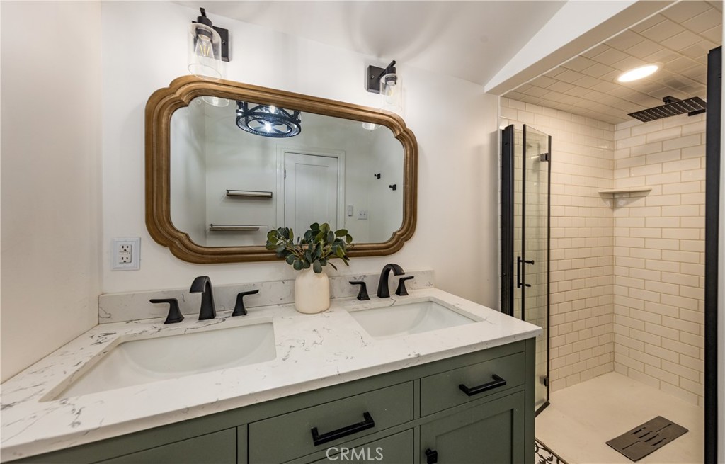 1427 Elizabeth Crest