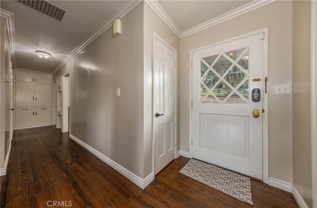 1427 Elizabeth Crest