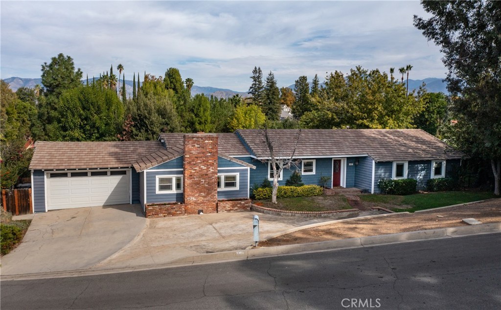 1427 Elizabeth Crest