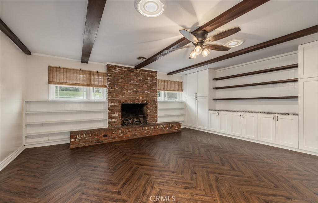 1427 Elizabeth Crest