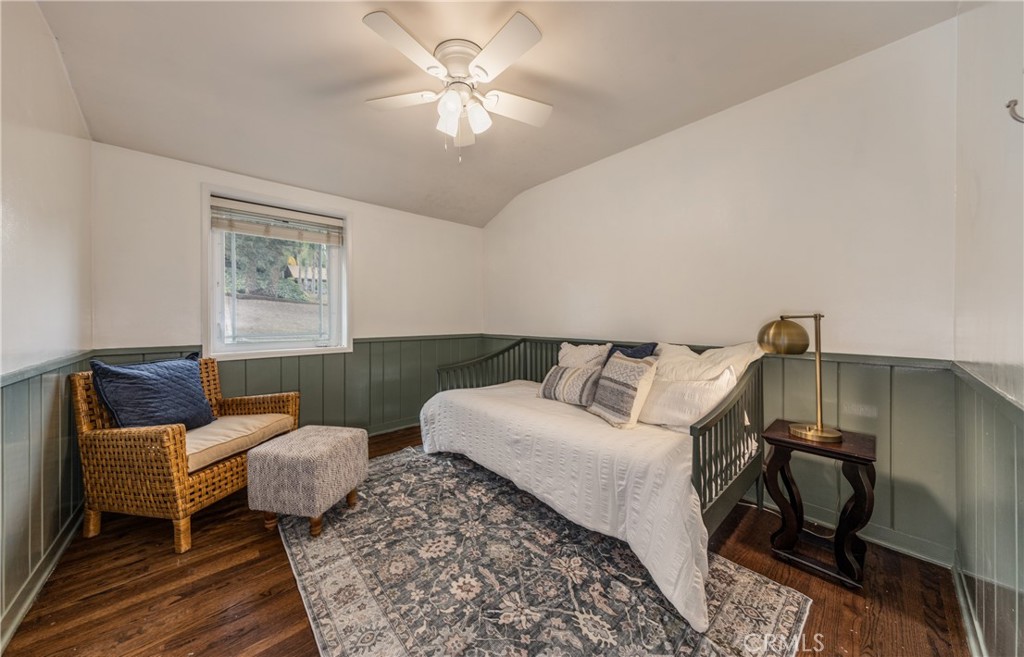 1427 Elizabeth Crest