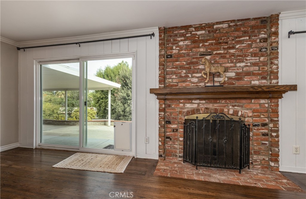 1427 Elizabeth Crest