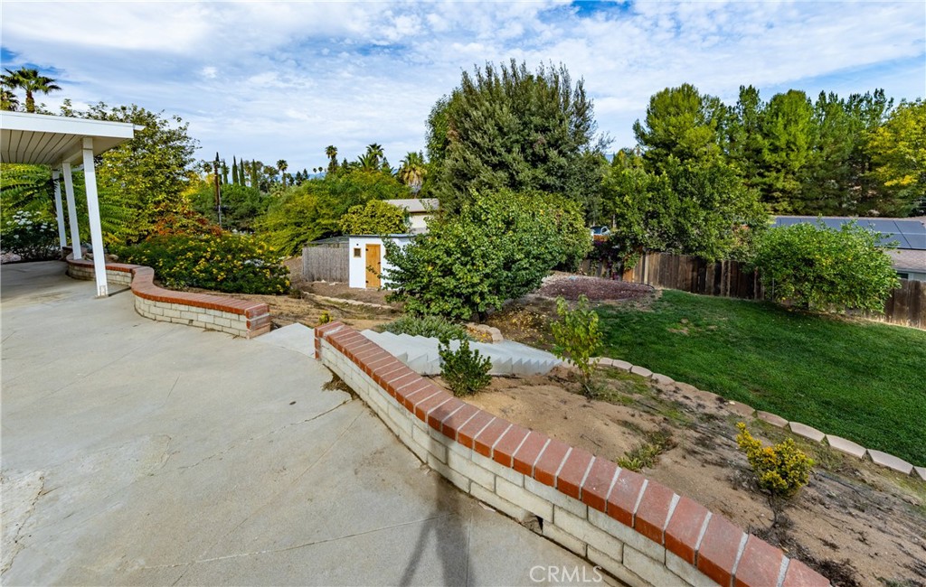 1427 Elizabeth Crest