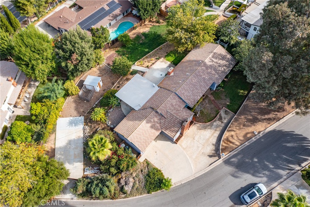 1427 Elizabeth Crest