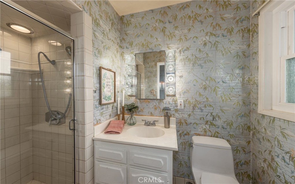 1427 Elizabeth Crest