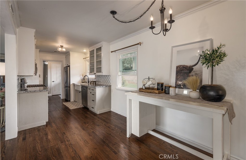 1427 Elizabeth Crest