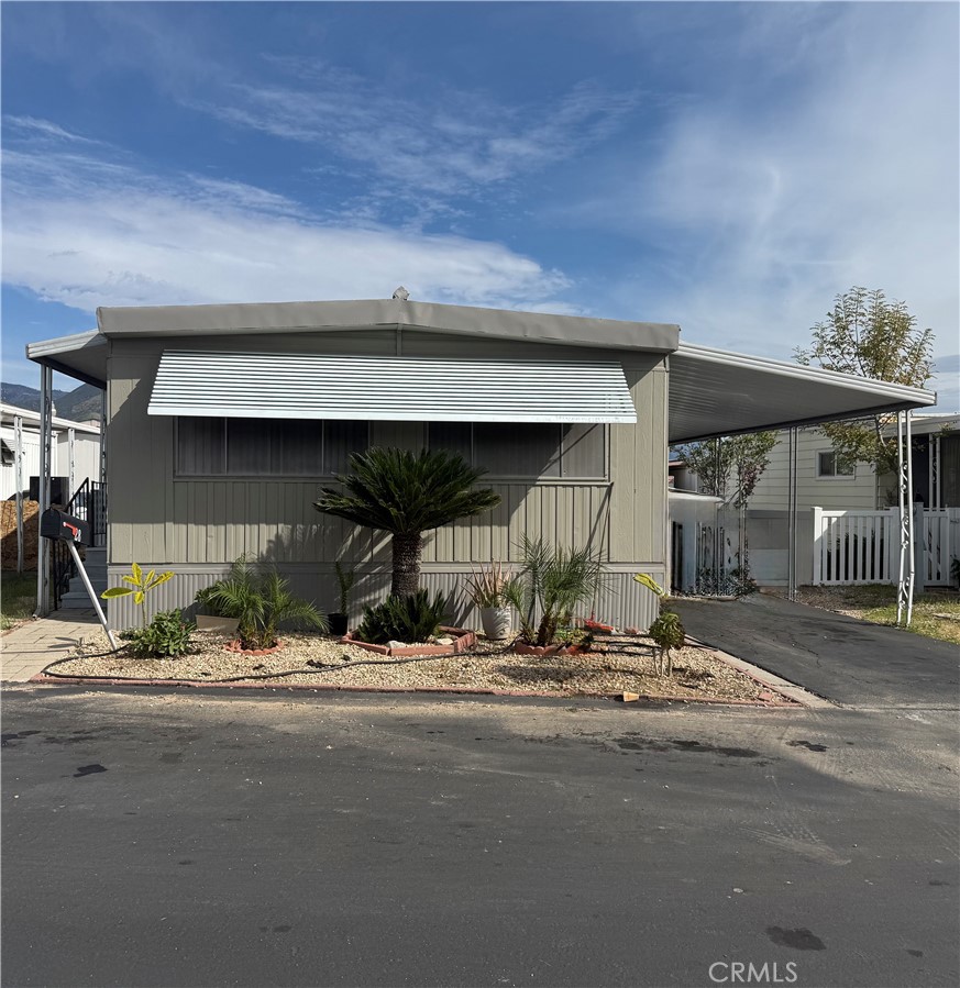 1315 E Marshall Blvd 28