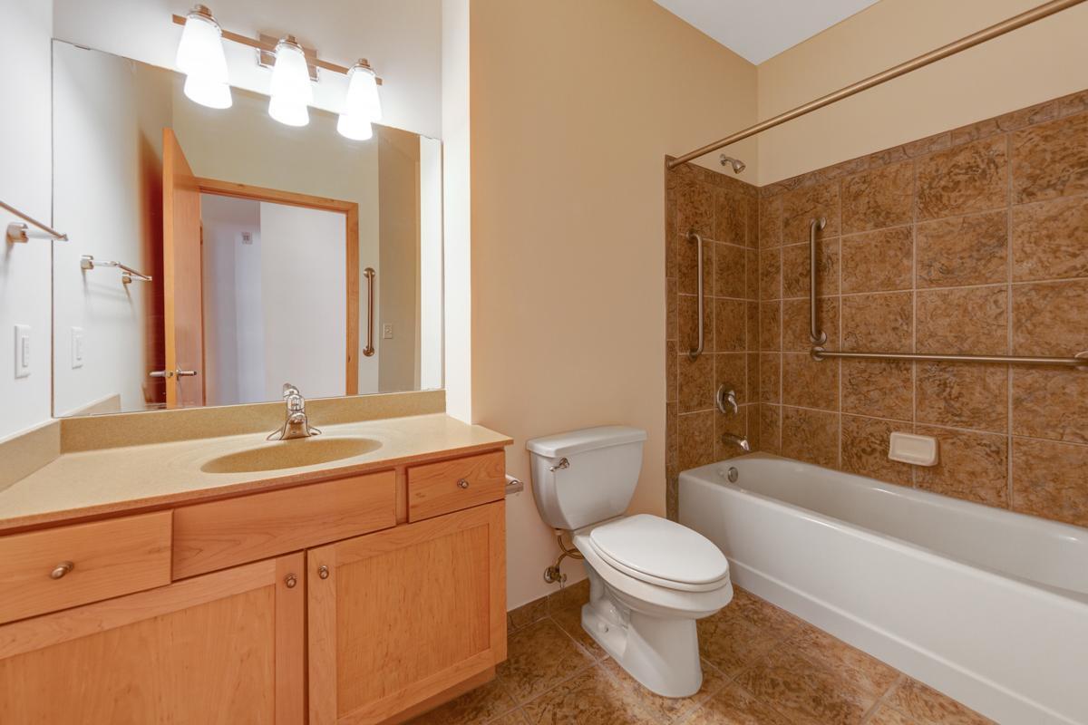 825 Berry Street Unit: 411
