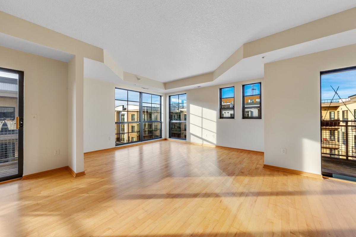 825 Berry Street Unit: 411