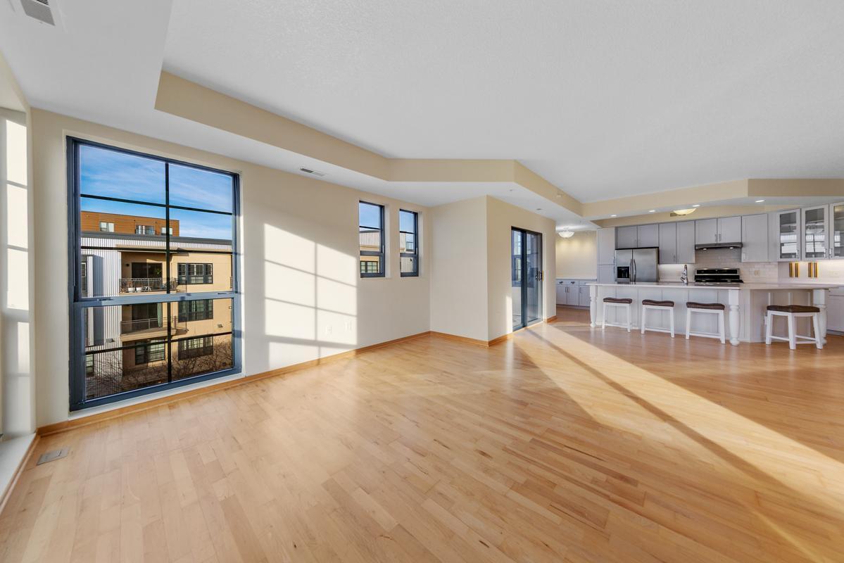825 Berry Street Unit: 411