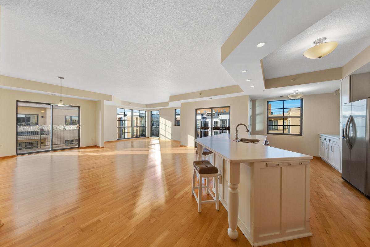 825 Berry Street Unit: 411