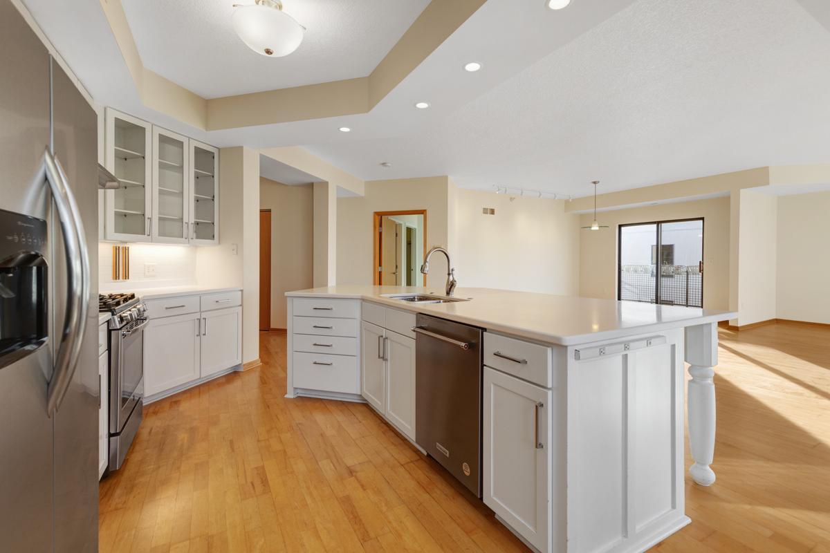 825 Berry Street Unit: 411