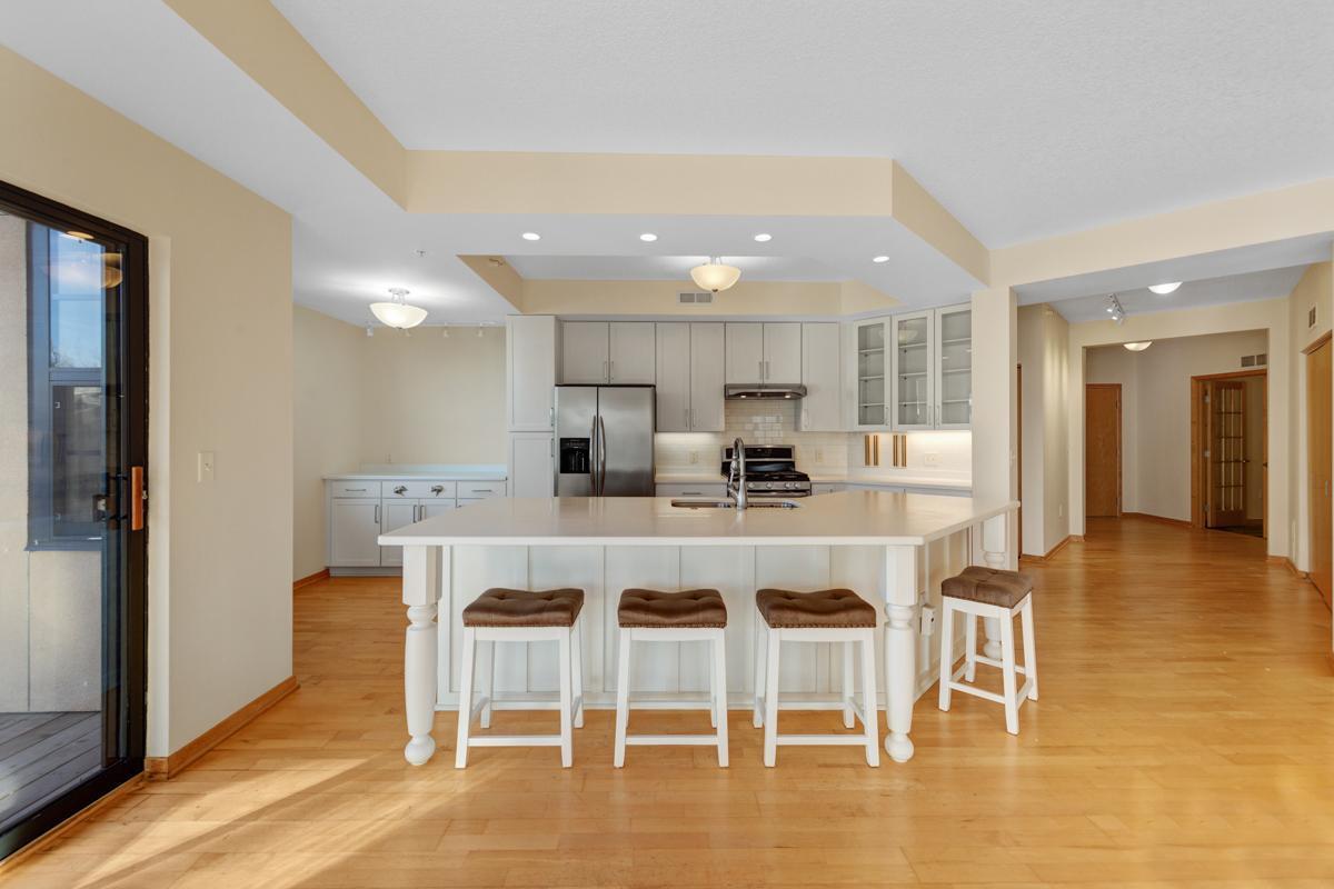 825 Berry Street Unit: 411