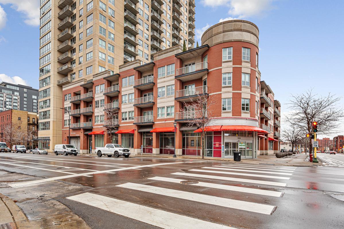 929 Portland Avenue Unit: 406