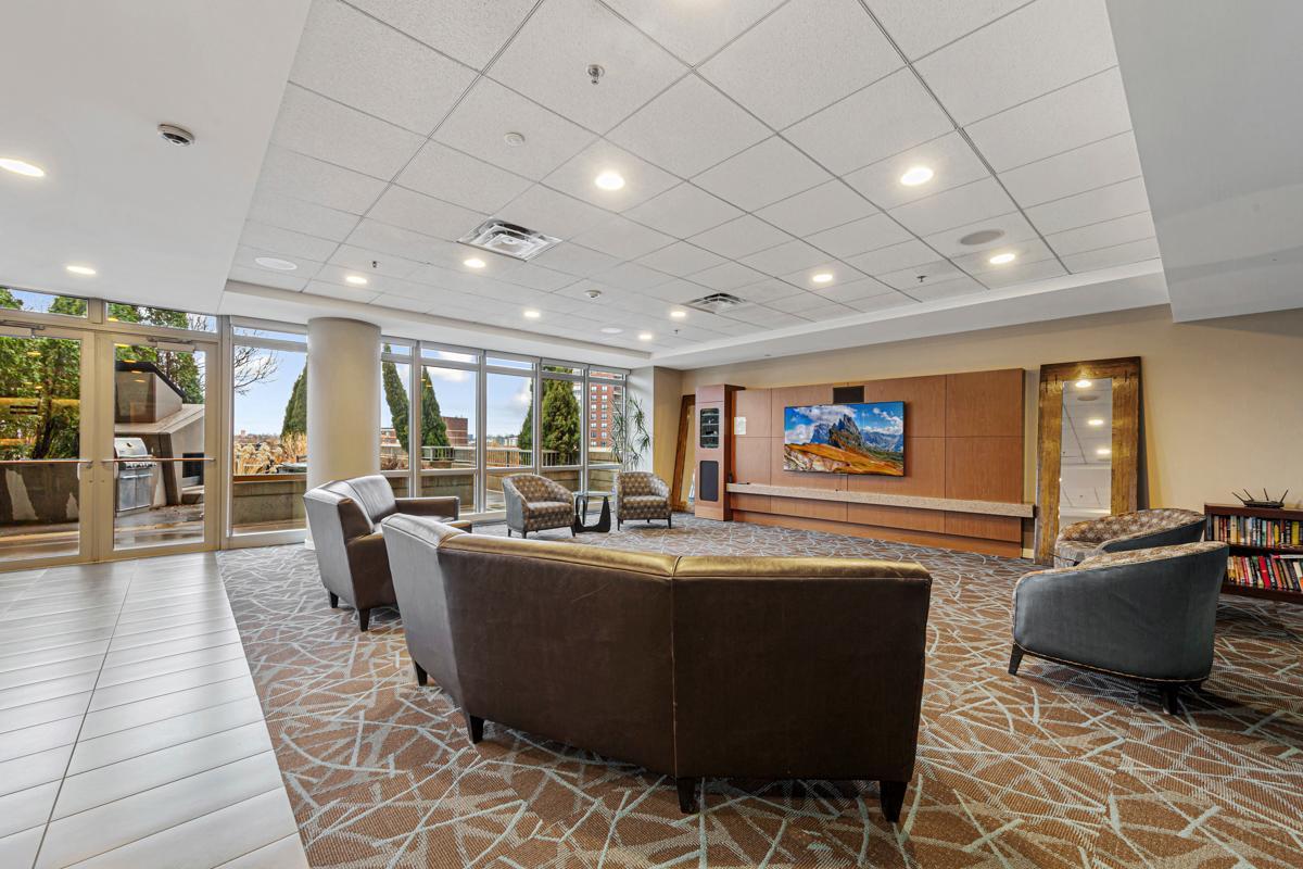 929 Portland Avenue Unit: 406