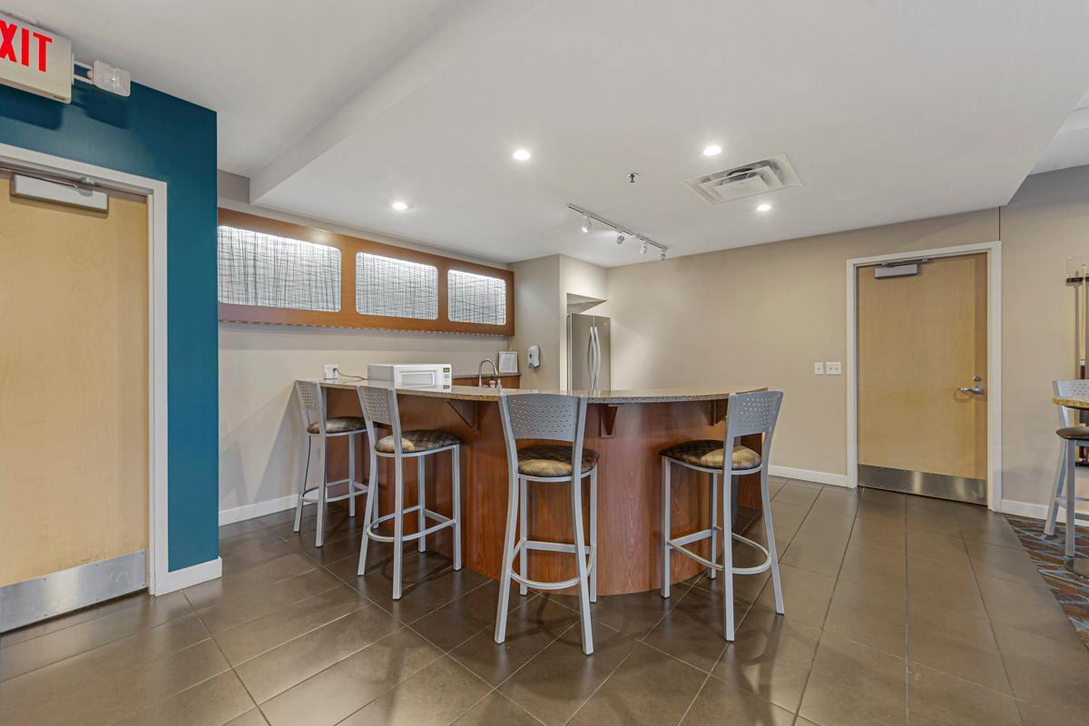 929 Portland Avenue Unit: 406