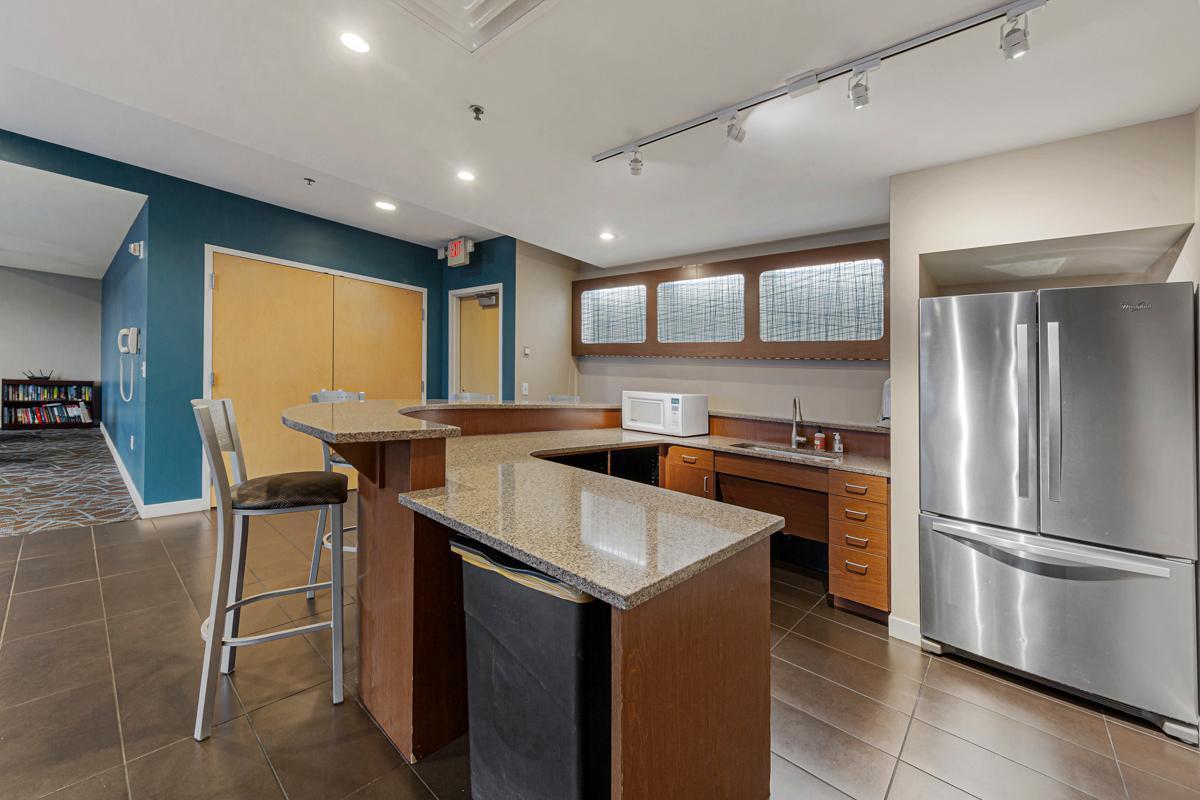 929 Portland Avenue Unit: 406