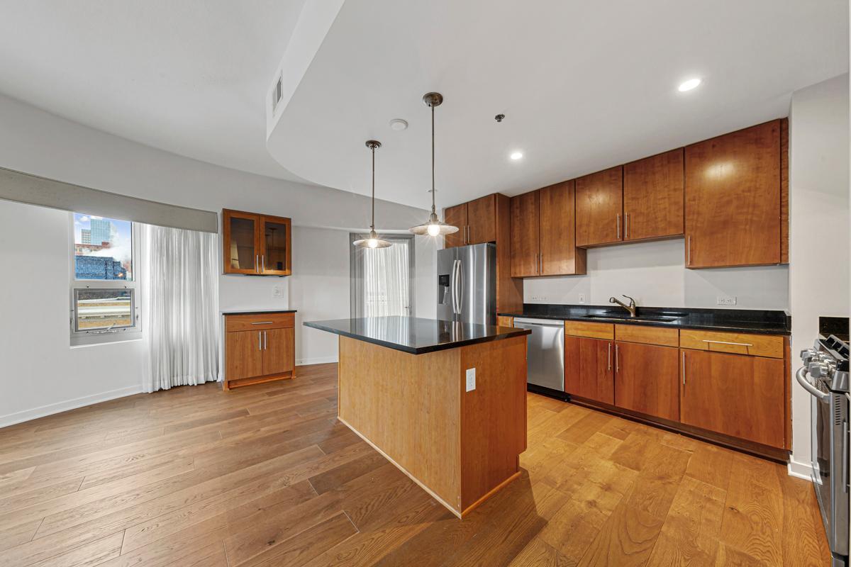 929 Portland Avenue Unit: 406