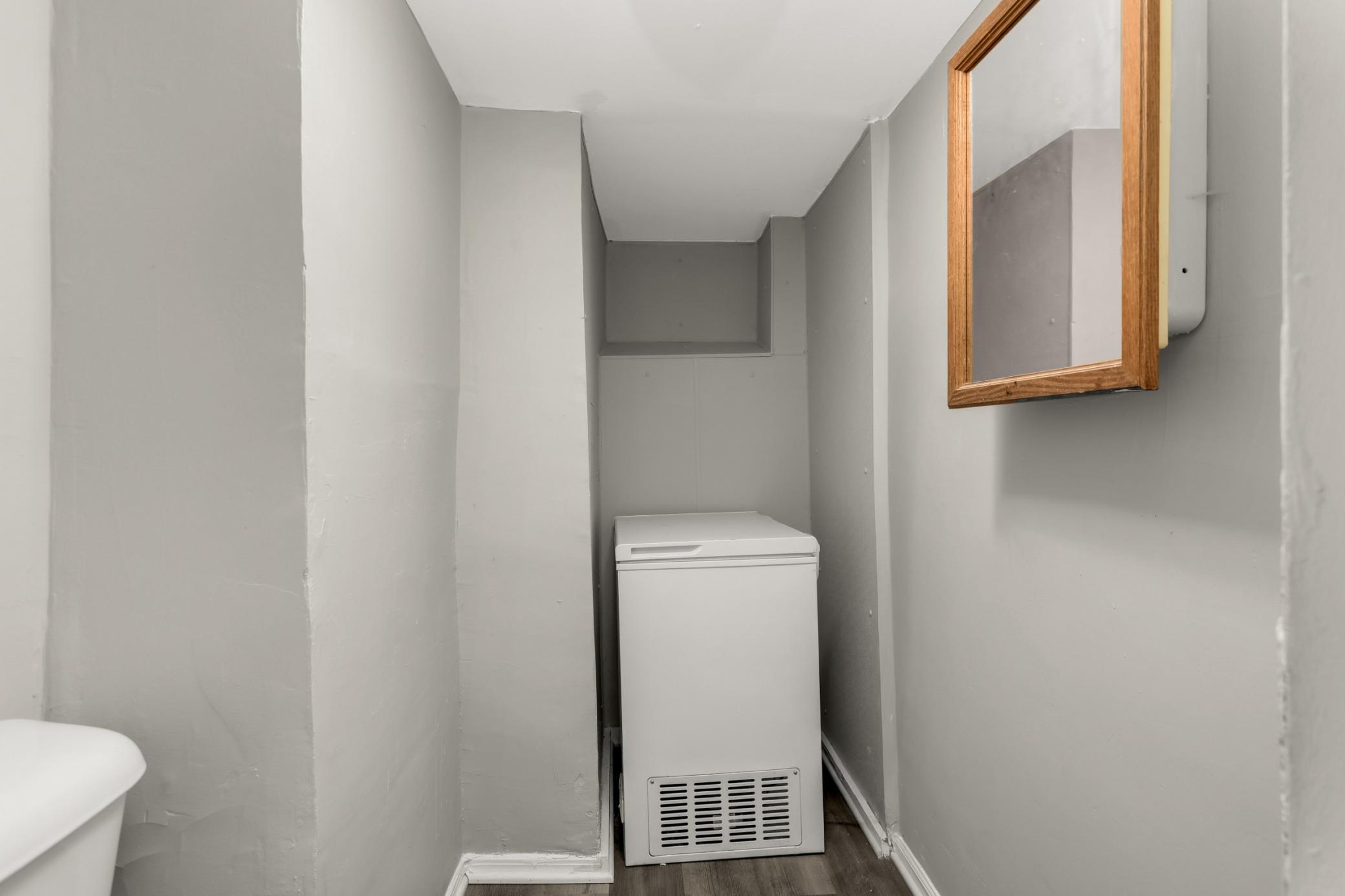 1329 Newton Avenue N