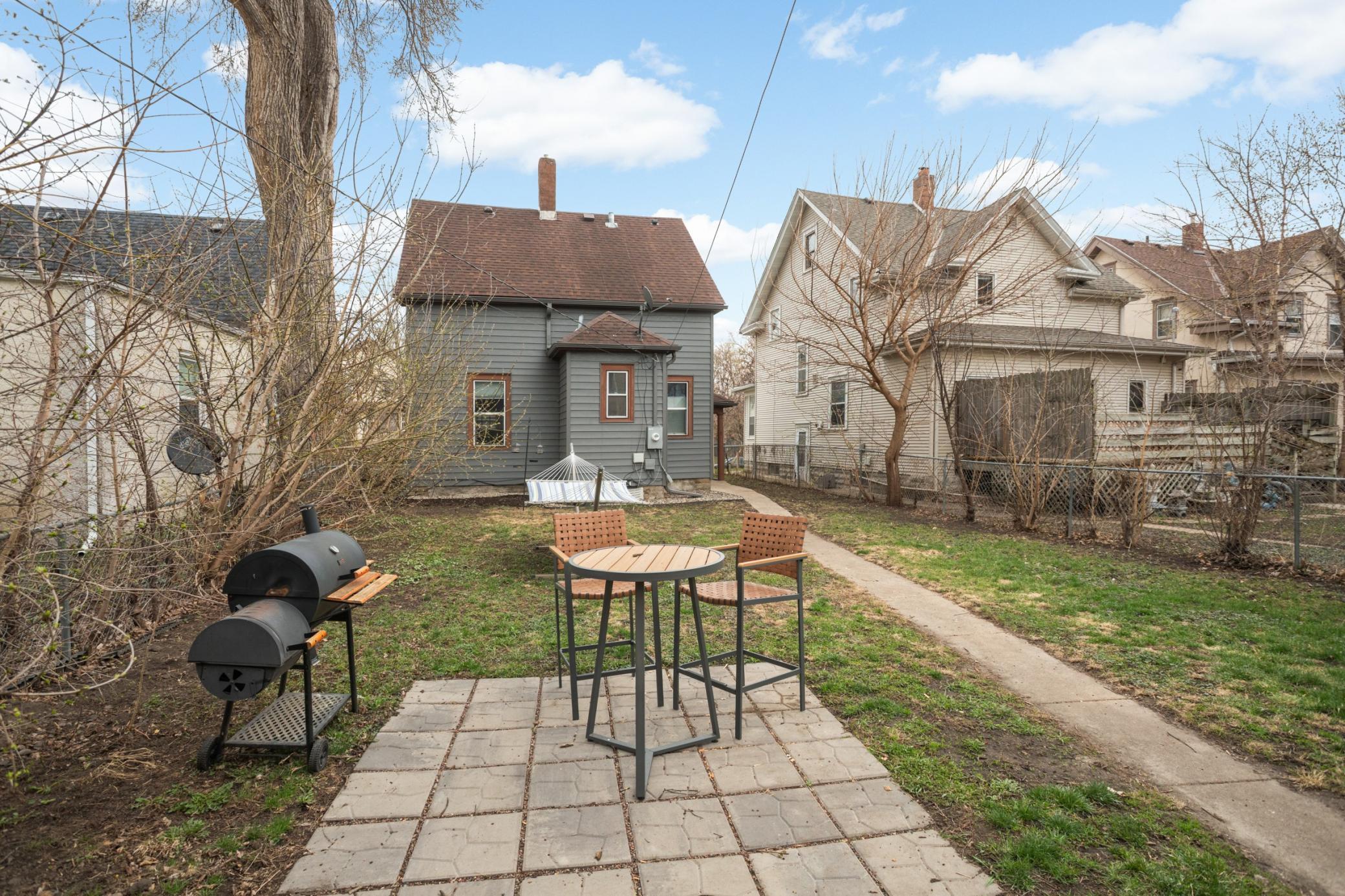 1329 Newton Avenue N