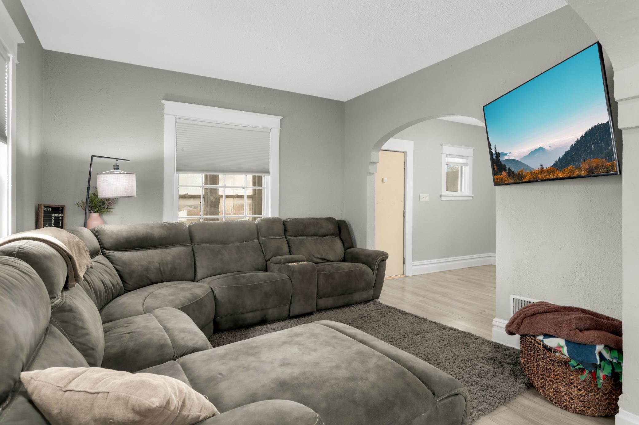 1329 Newton Avenue N