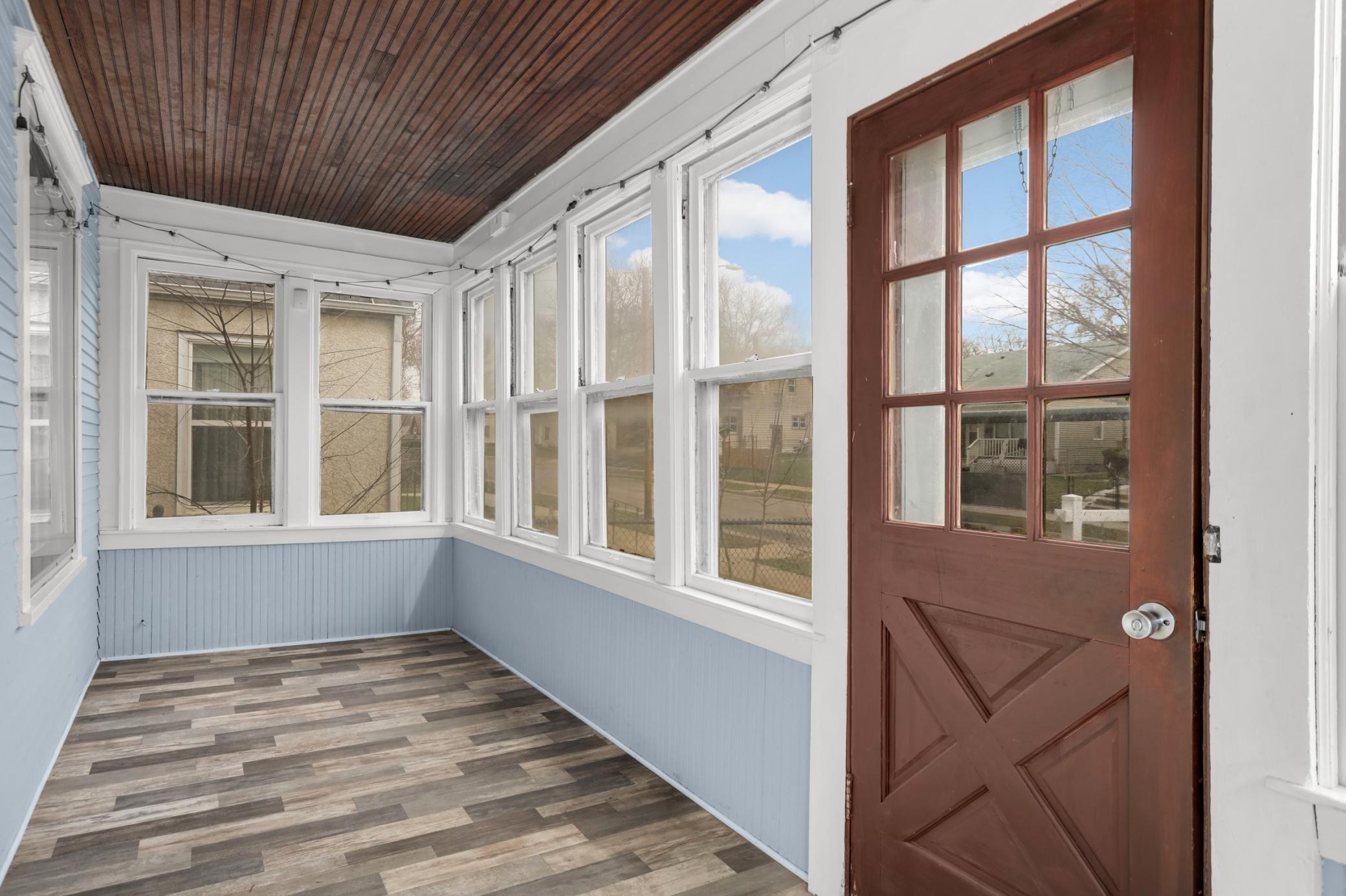 1329 Newton Avenue N