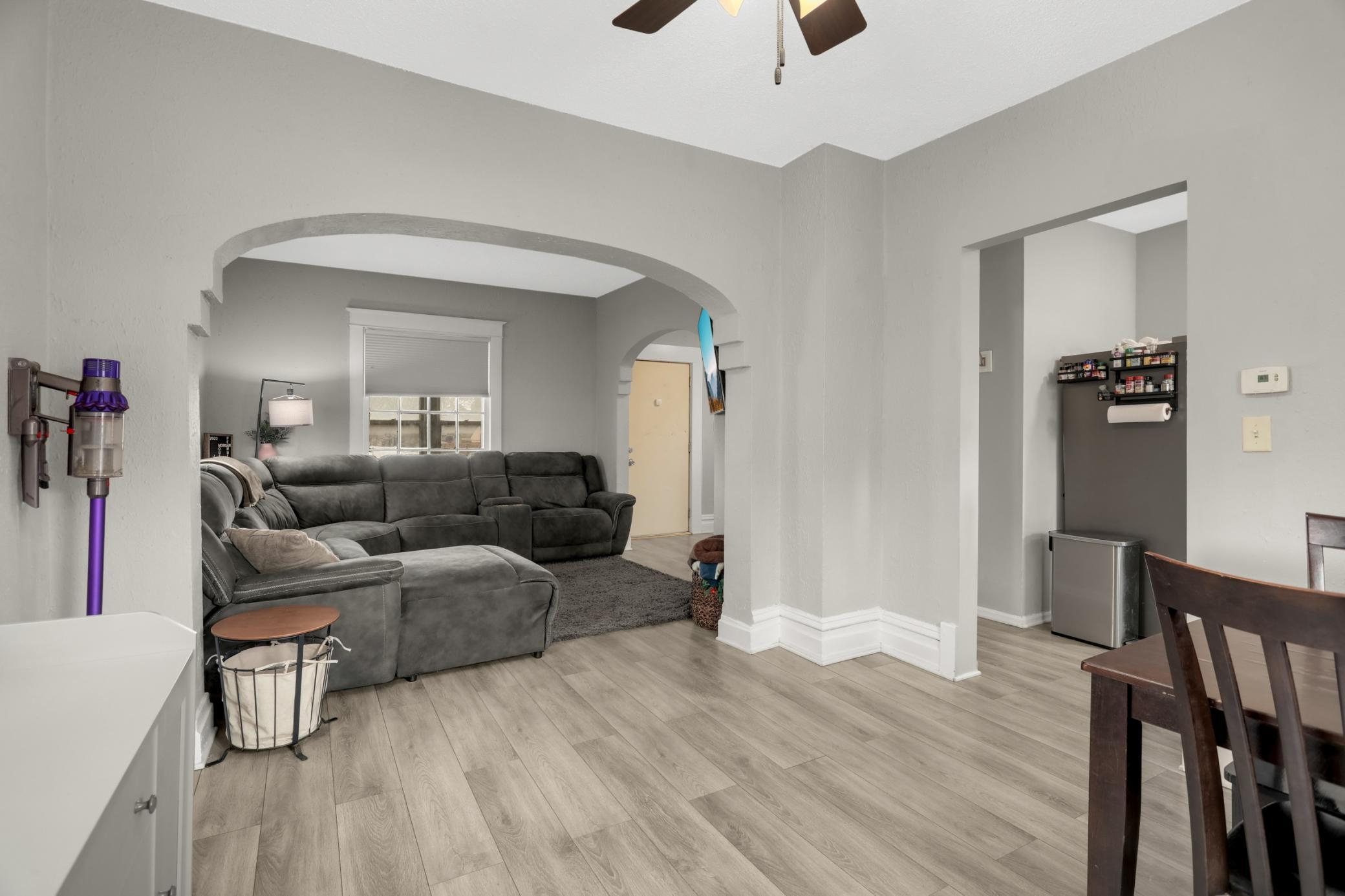 1329 Newton Avenue N