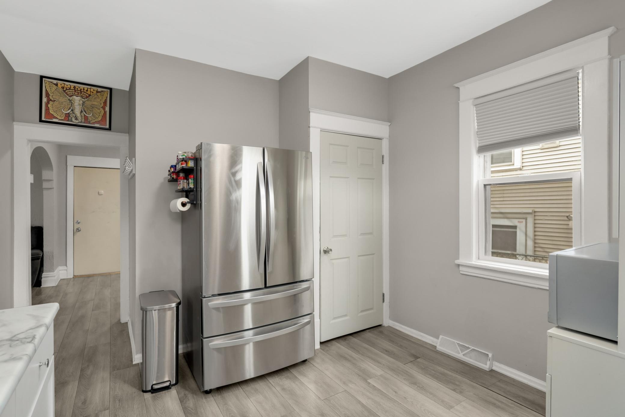 1329 Newton Avenue N