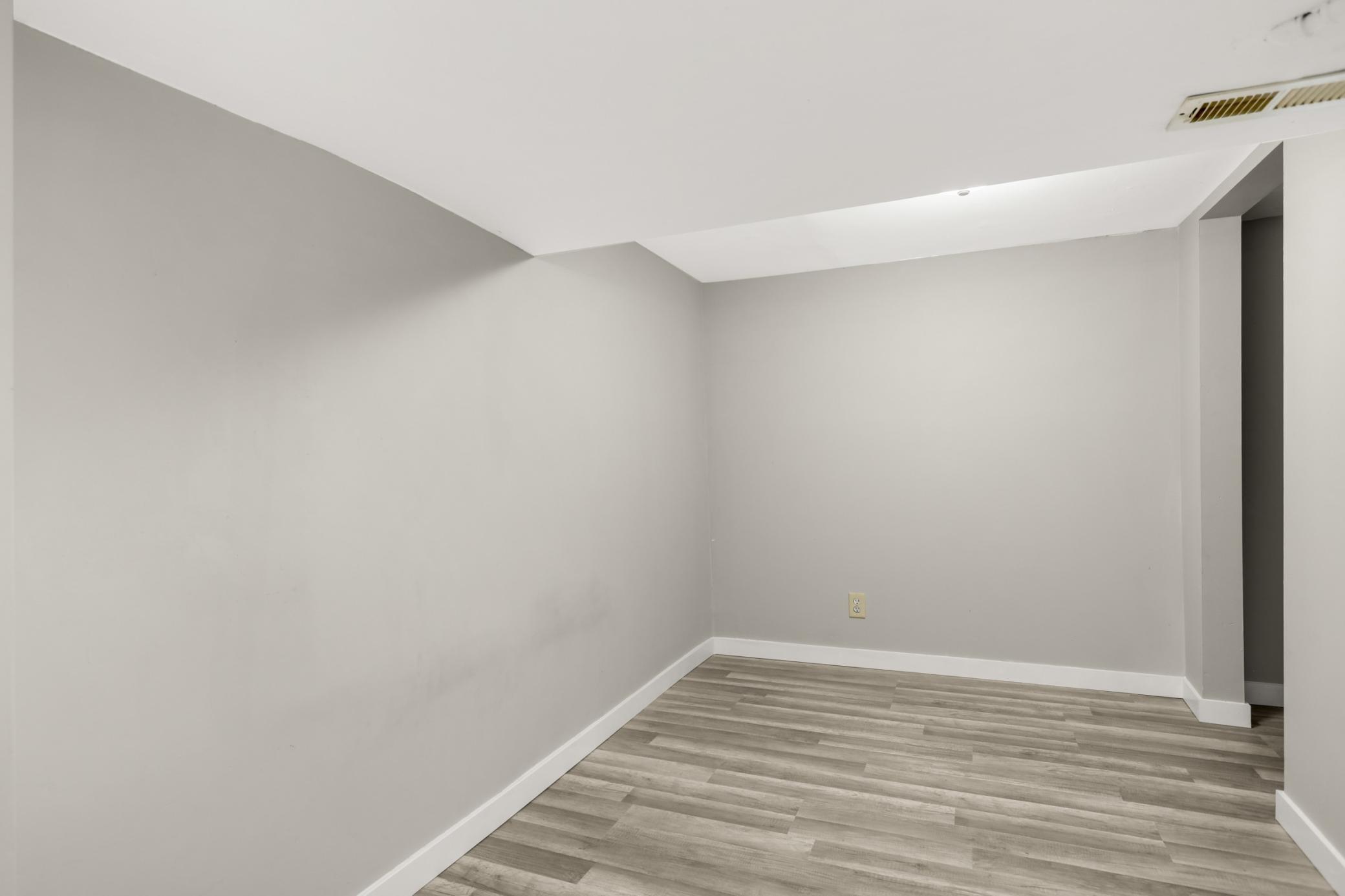 1329 Newton Avenue N