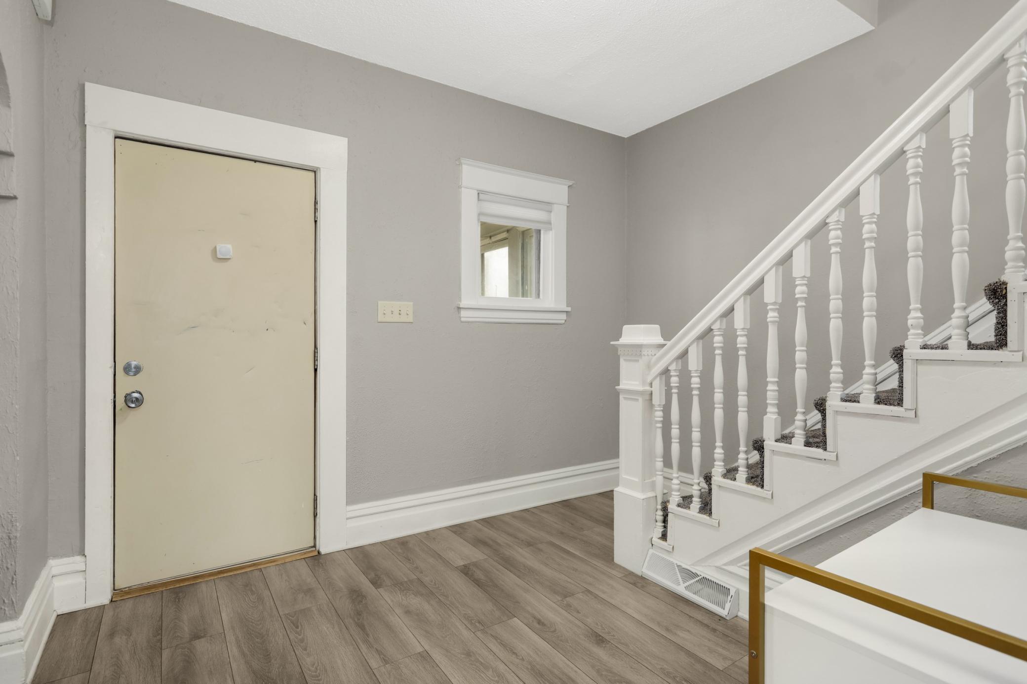 1329 Newton Avenue N