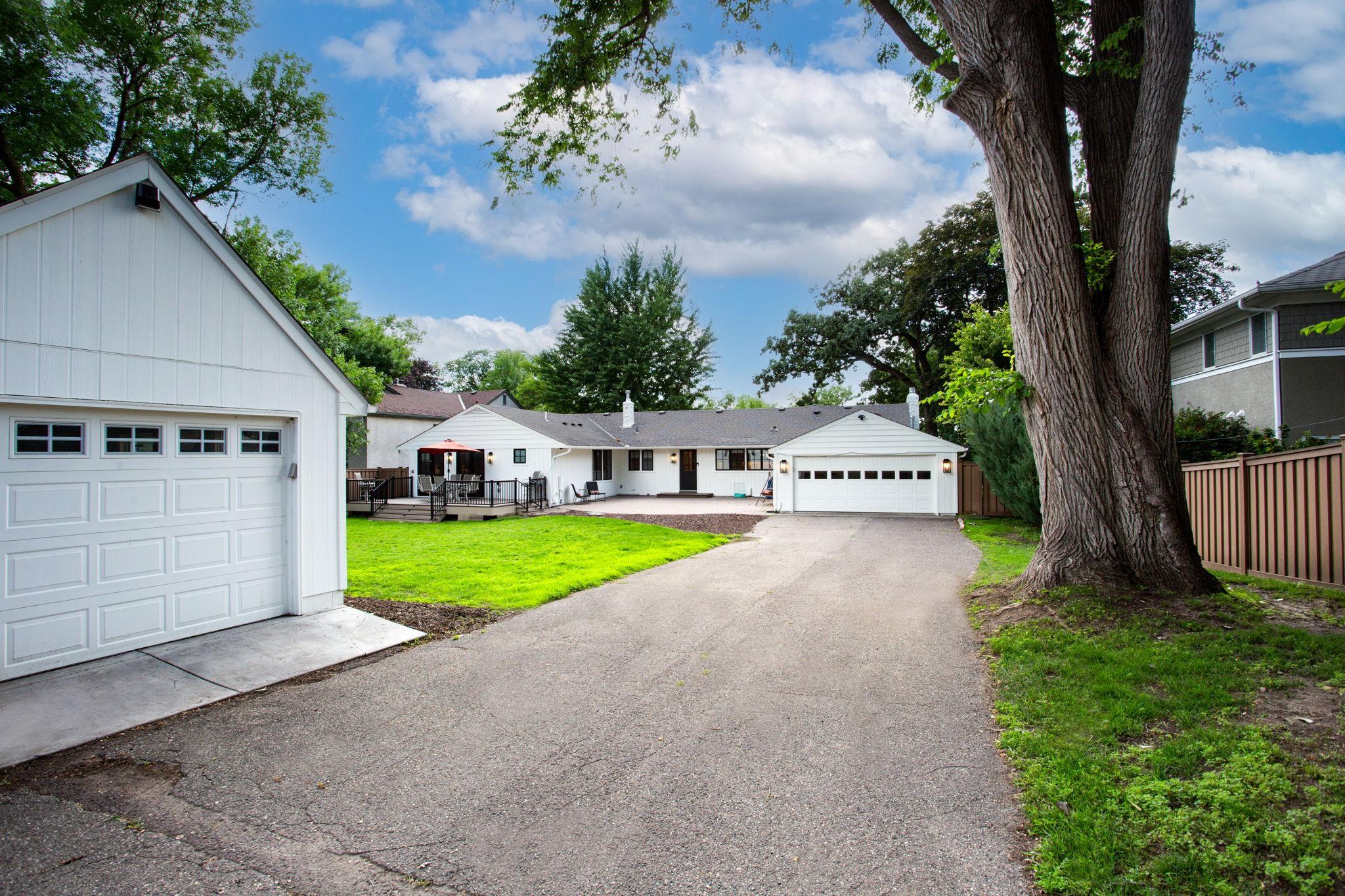 524 Mississippi River Boulevard S