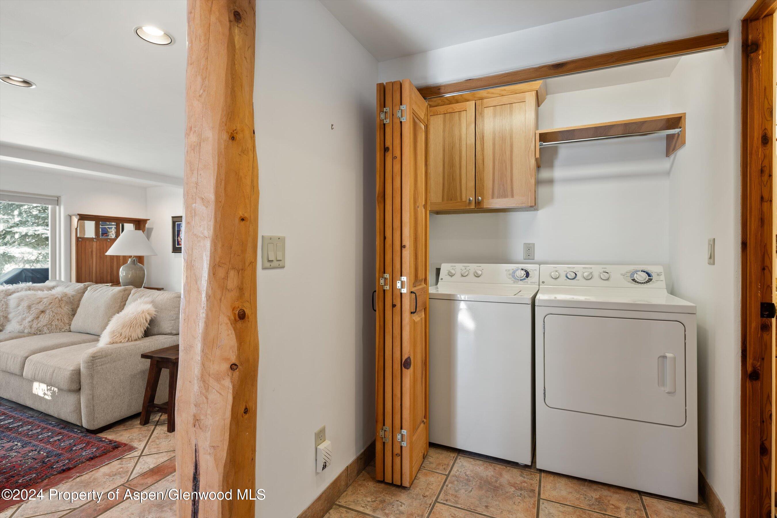 825 Cemetery Lane, 2