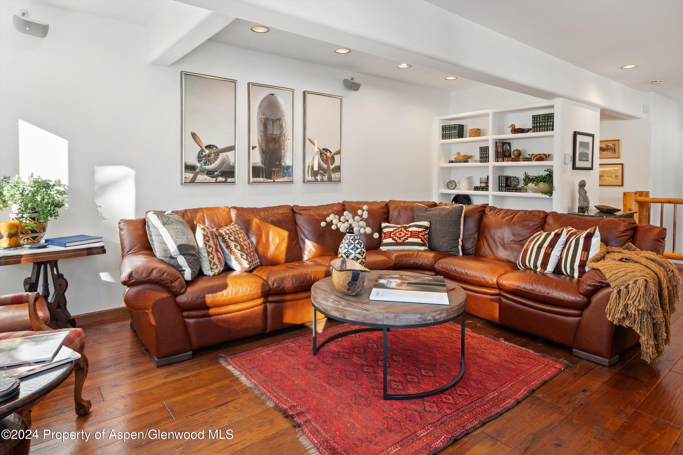 825 Cemetery Lane, 2