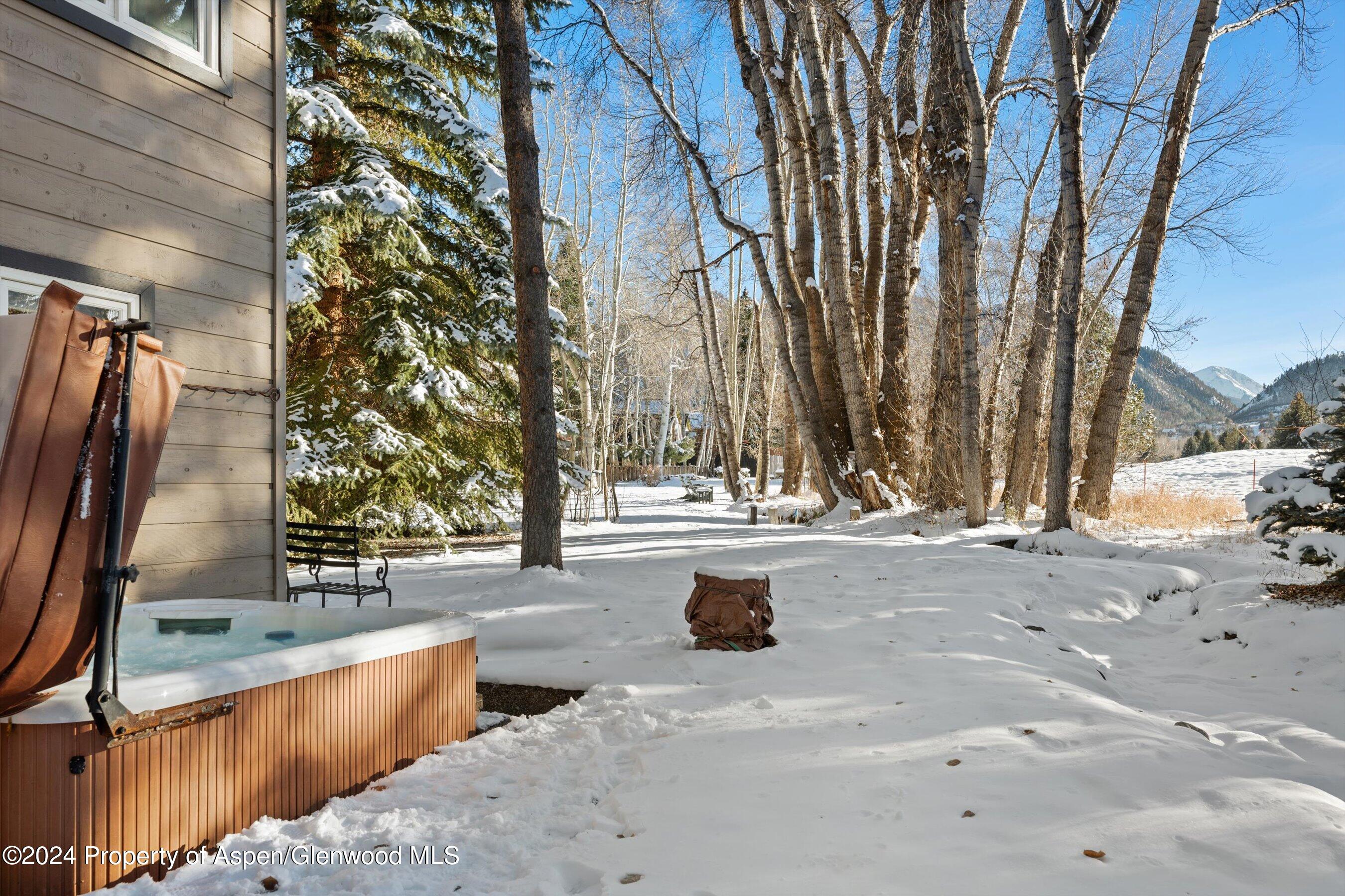 825 Cemetery Lane, 2