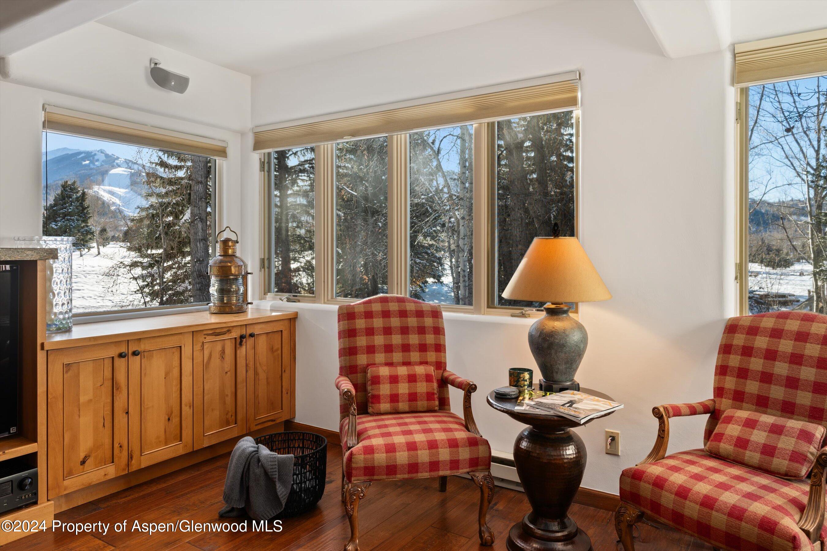 825 Cemetery Lane, 2