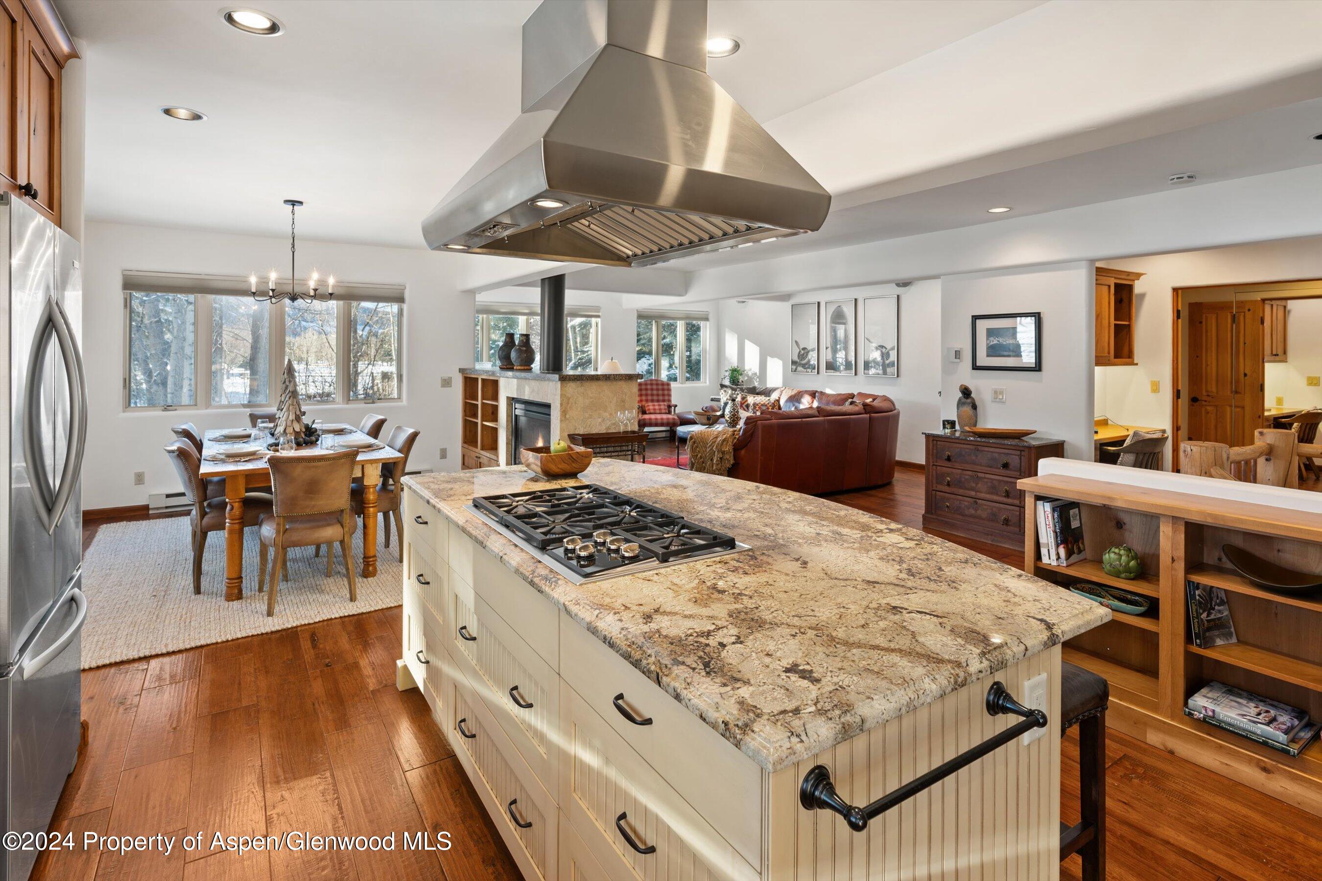 825 Cemetery Lane, 2