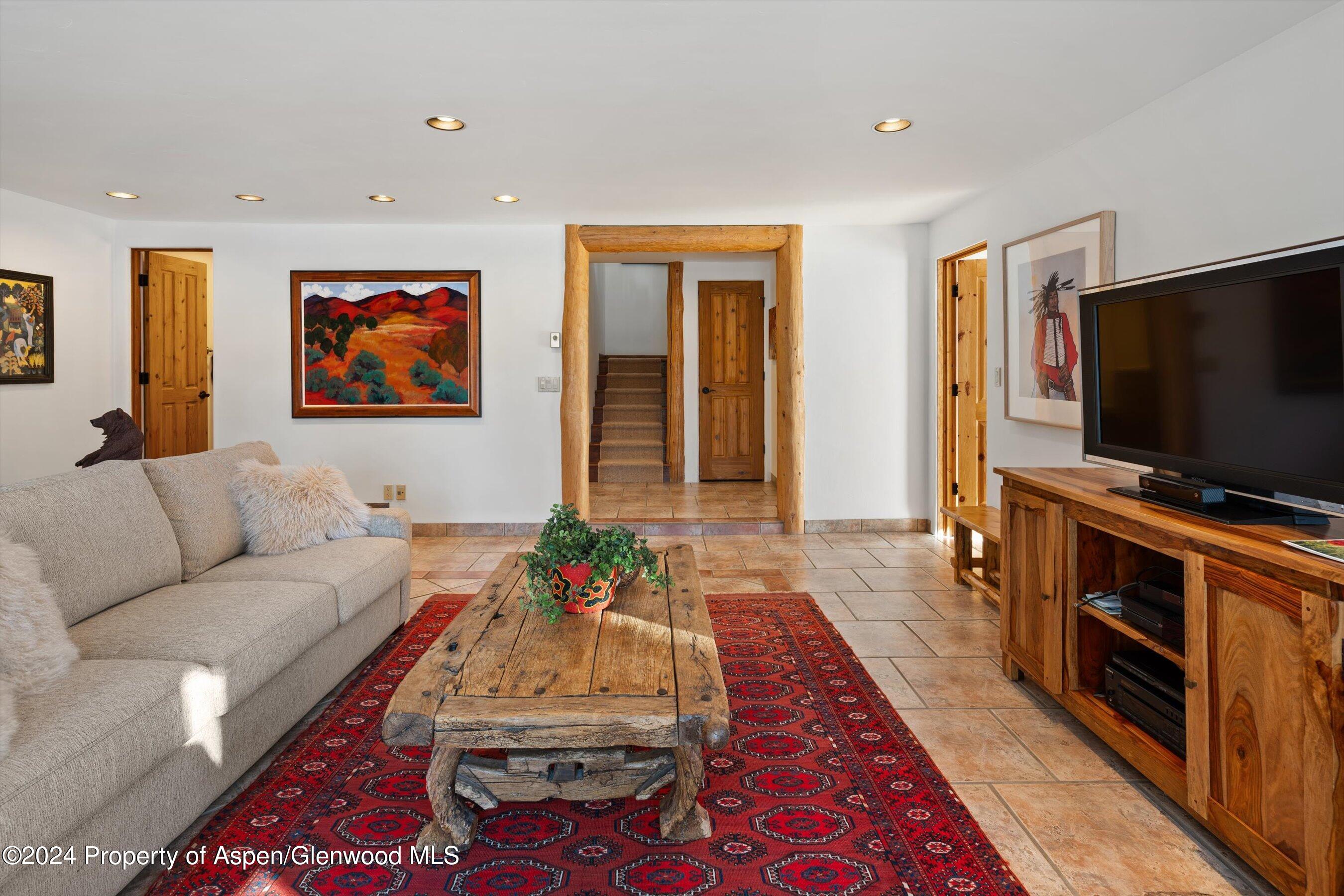 825 Cemetery Lane, 2