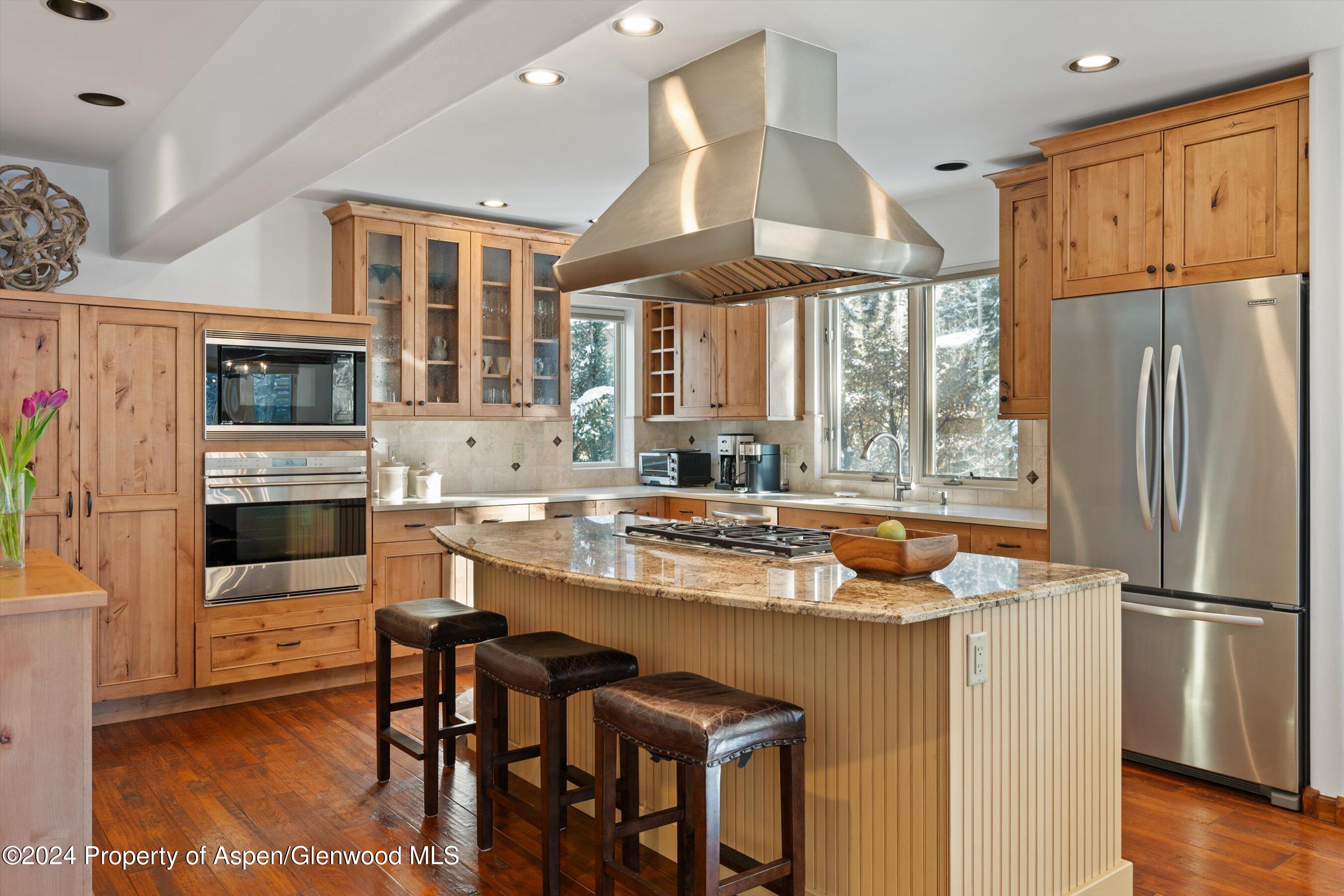 825 Cemetery Lane, 2