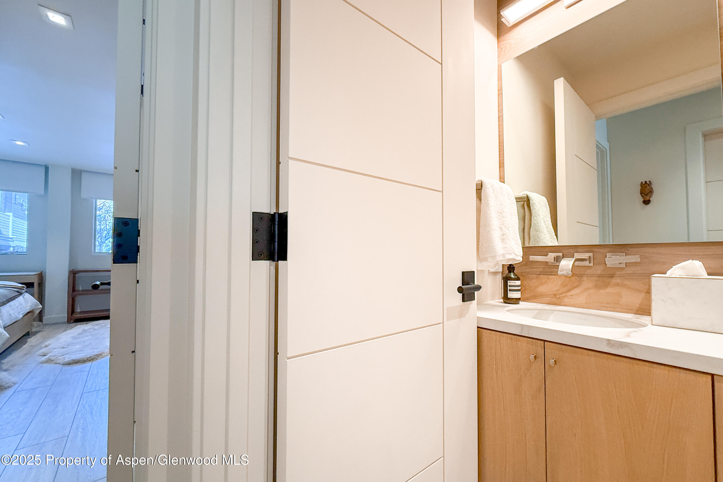 100 E Cooper Avenue, 4