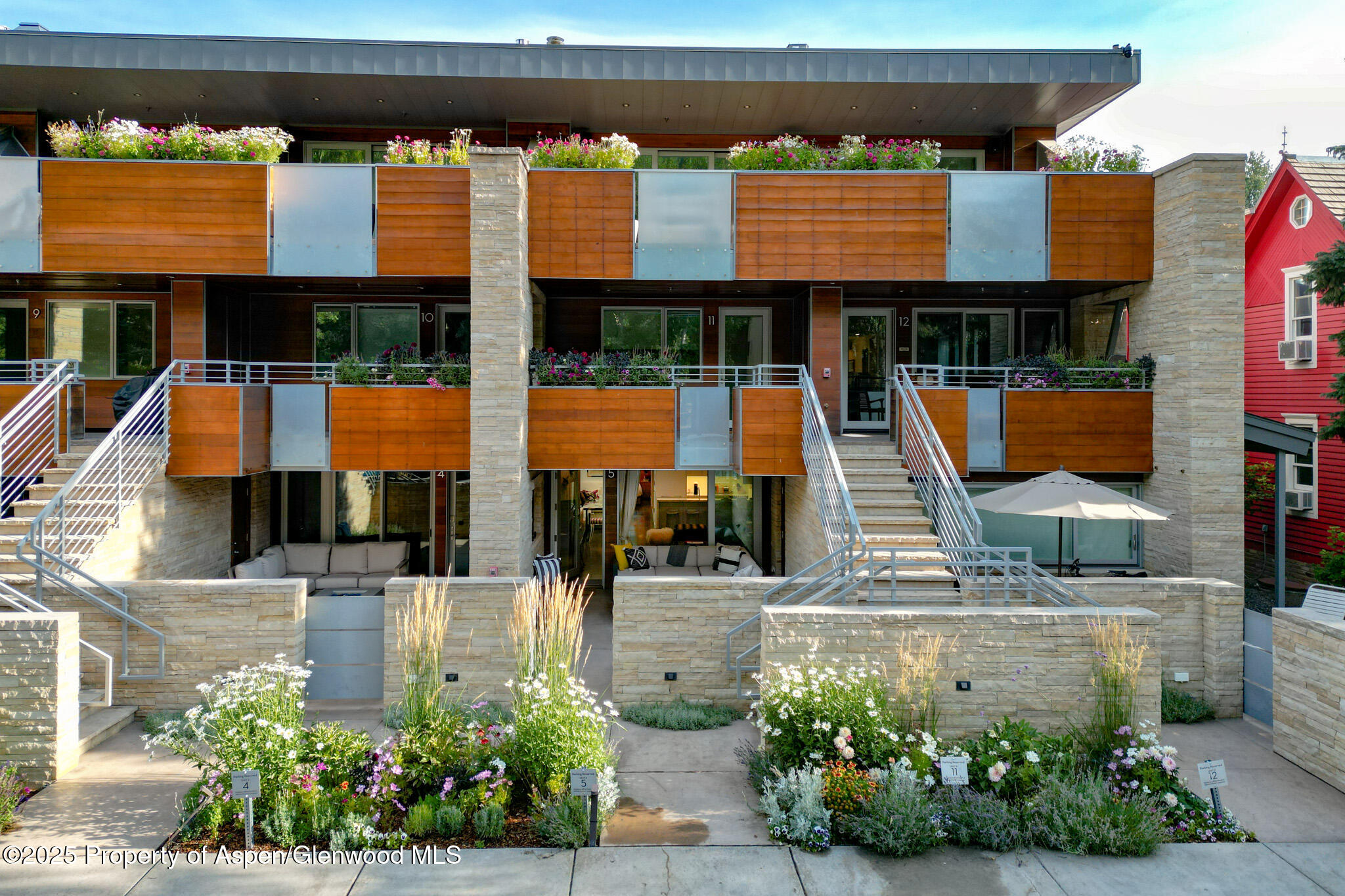 100 E Cooper Avenue, 4